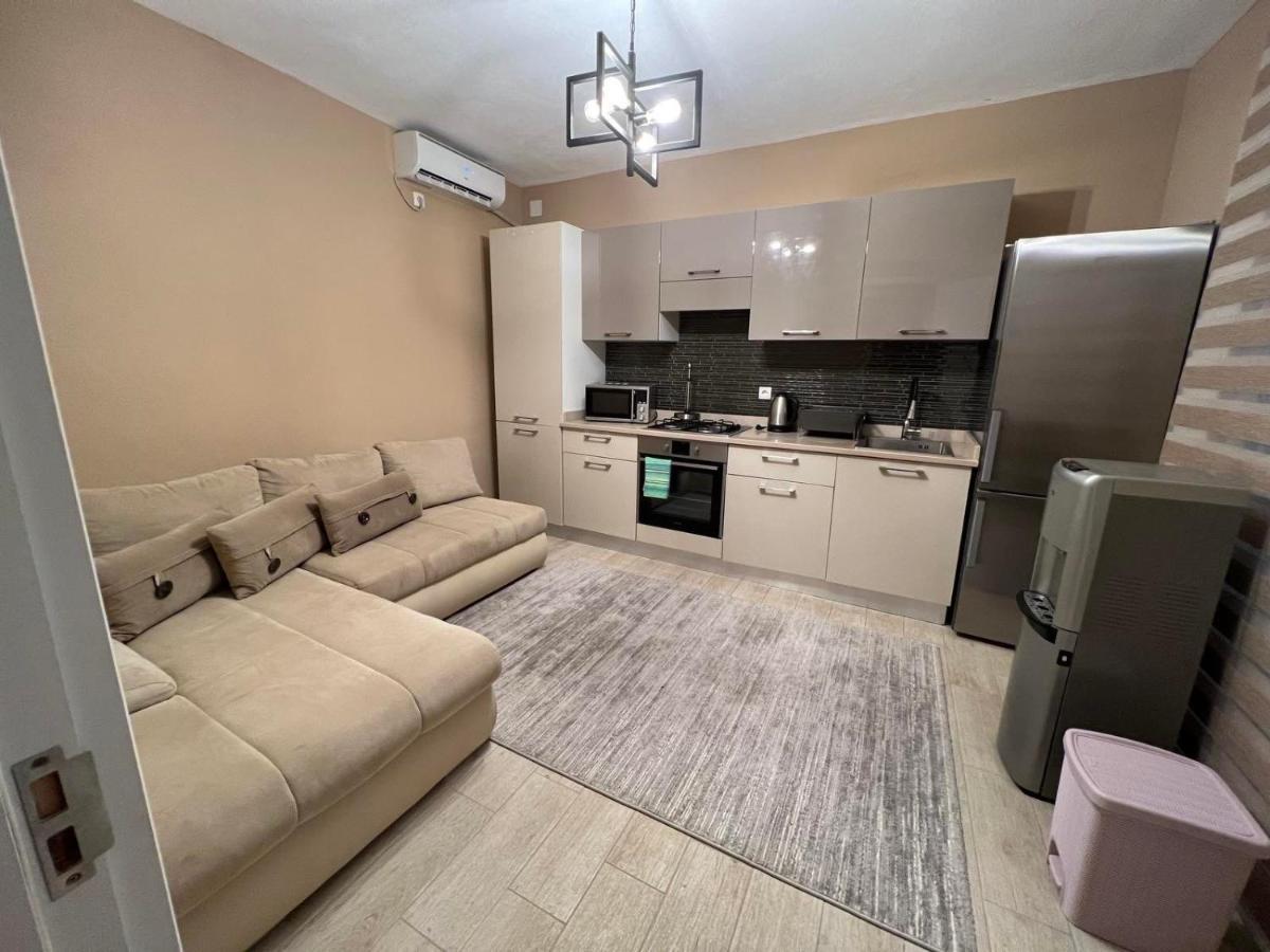 Villaversa Улцинь Экстерьер фото
